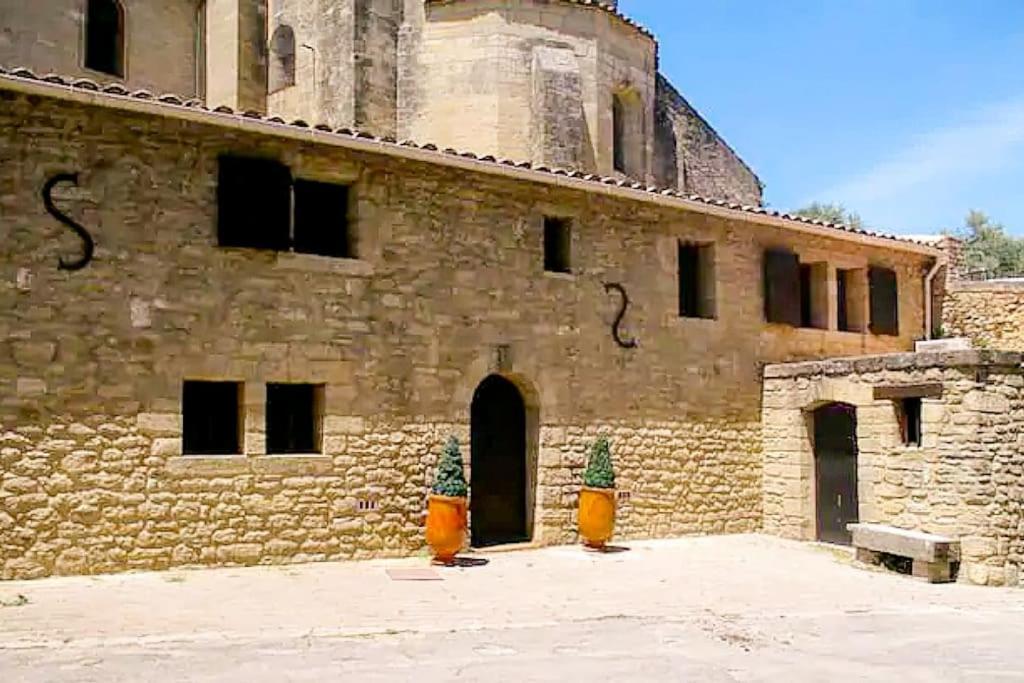 Gite En Provence Proche Avignon Sauveterre (Gard) Exterior foto